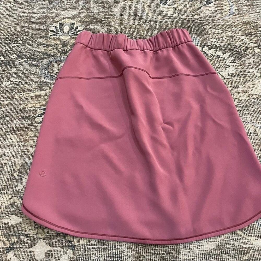 Lululemon On The Fly Skirt Size 6 Pink Mauve Athletic Tennis Skort Curved Hem